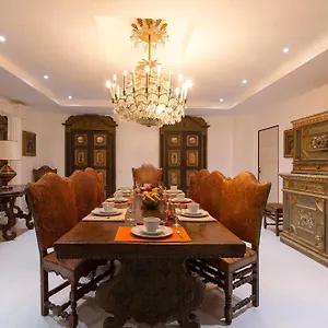La Del Pino Bed and breakfast